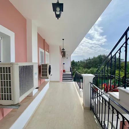 Thomas アパート ダシア